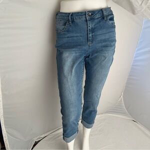 Tractr Blu Low Rise Ankle Crop stretch blue jeans